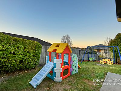 40 Viewpoint Dr, Springfield Lakes