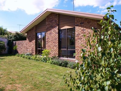 2 / 64 Sale Street, Huonville