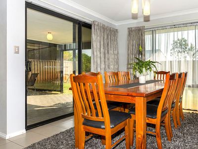 17 King Edward Way, Eaton