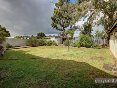 72 Williams Road, Horsham