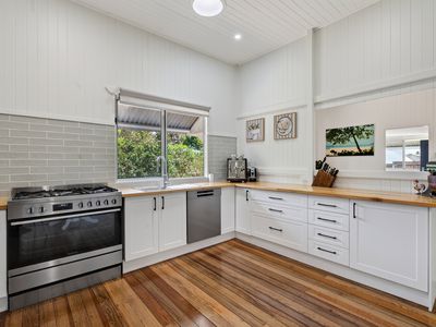 91 Robert Street, Atherton