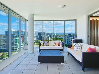 26704 / 2 Ephraim Island Parade, Paradise Point