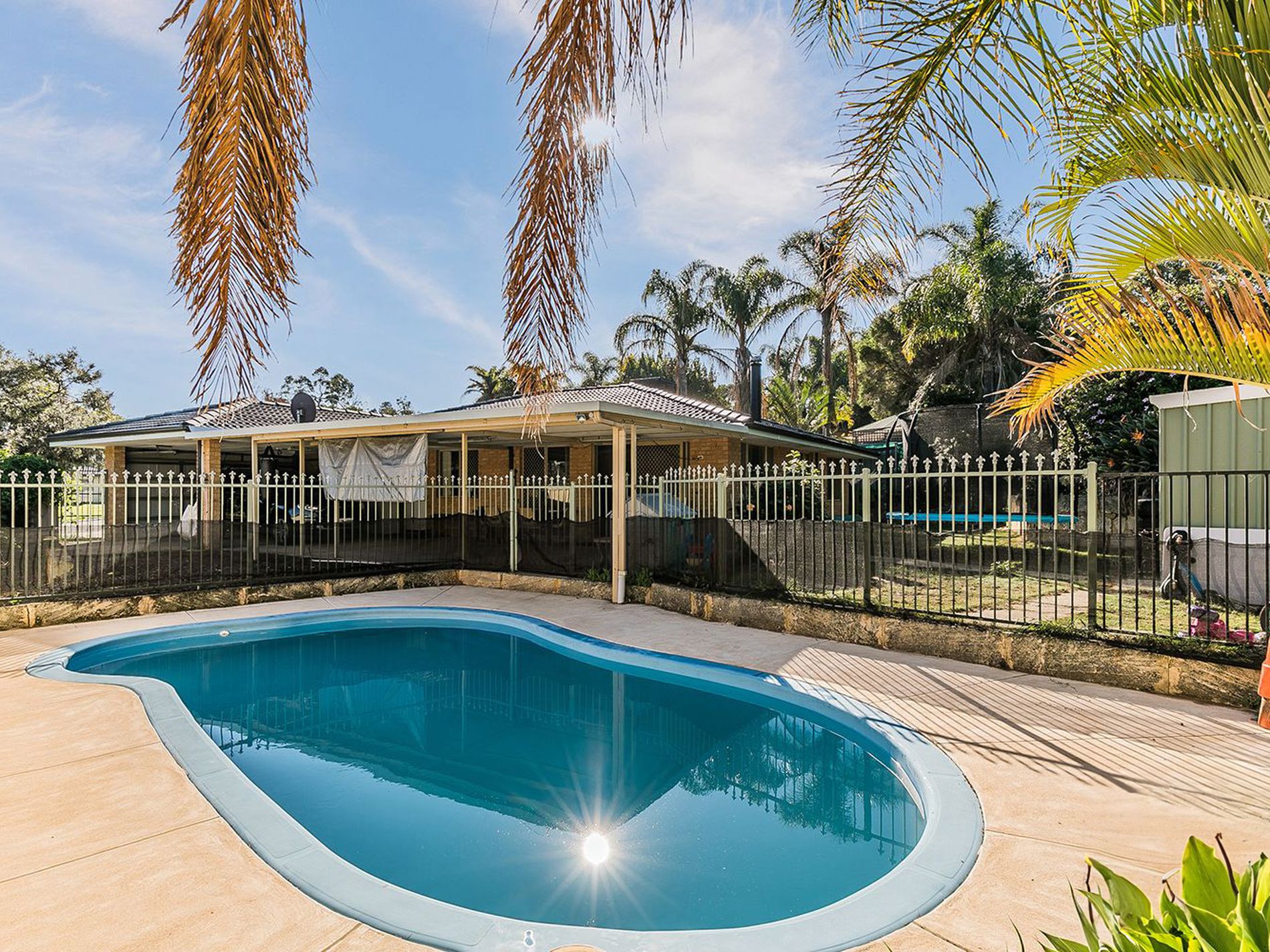 11 Mercer Court, Leda