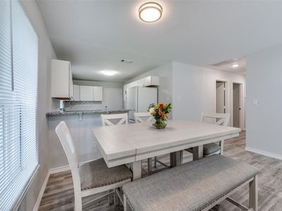 2414 East Kiest Boulevard, Dallas, TX, International