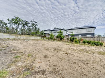 28 SOHO DRIVE, Deebing Heights