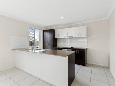 2/274 Long Street, South Toowoomba