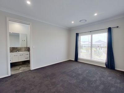 32 Mangrove Crescent, Dubbo
