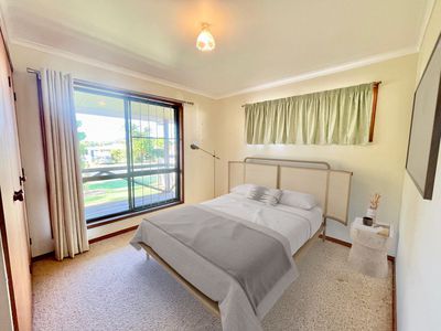 9 Vanda Street, Urangan
