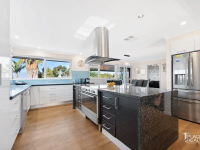 17 Armstrong St, Halls Head