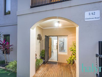 1 / 42 Gladstone Road, Rivervale