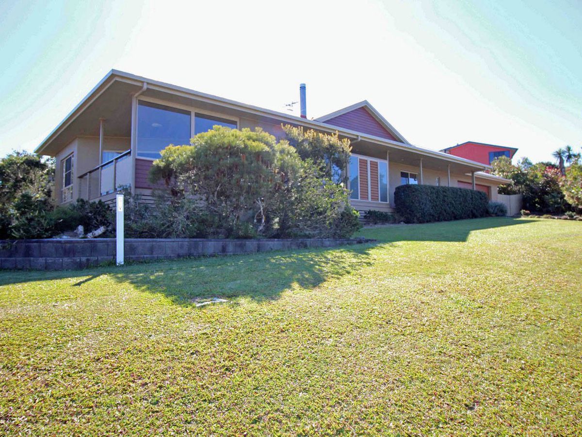 22 Countryview Drive, Atherton
