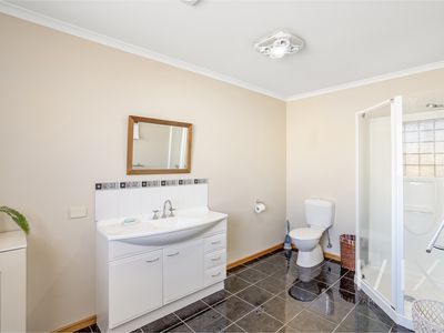 4 Dylan Street, Brighton