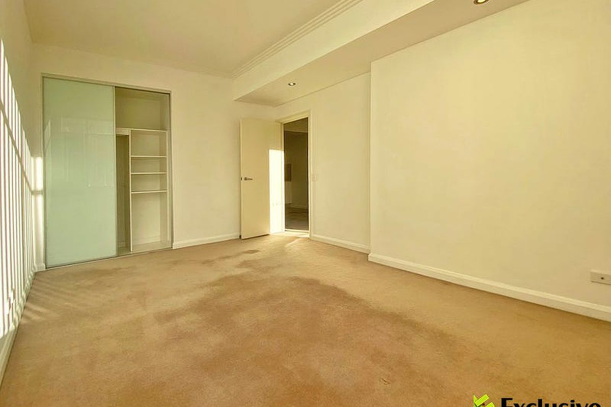 218 / 21 Hill Road, Wentworth Point