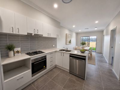 1/94 Settlers Boulevard, Chisholm