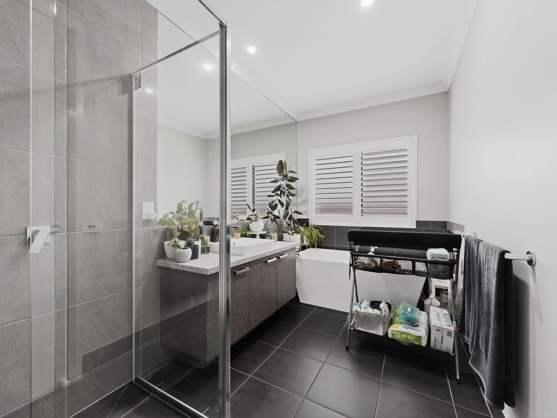 9 Kallista Circuit, Officer