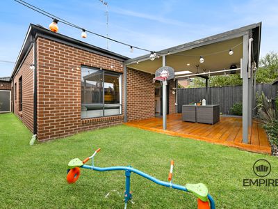 28 Yellowstone Avenue, Clyde