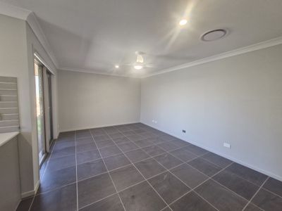 2/48 Harlington Avenue, Farley