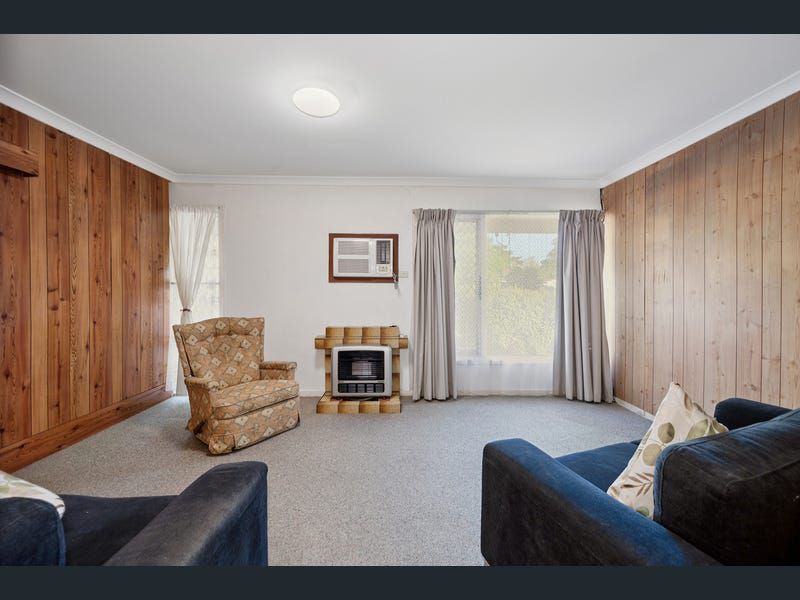 5 Grasmere Place, Kelmscott