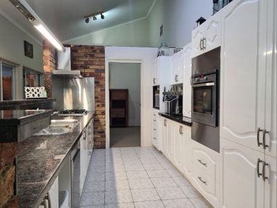 9 Essex Close, Springwood