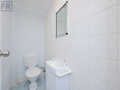 15 Robinson Avenue, Belmont