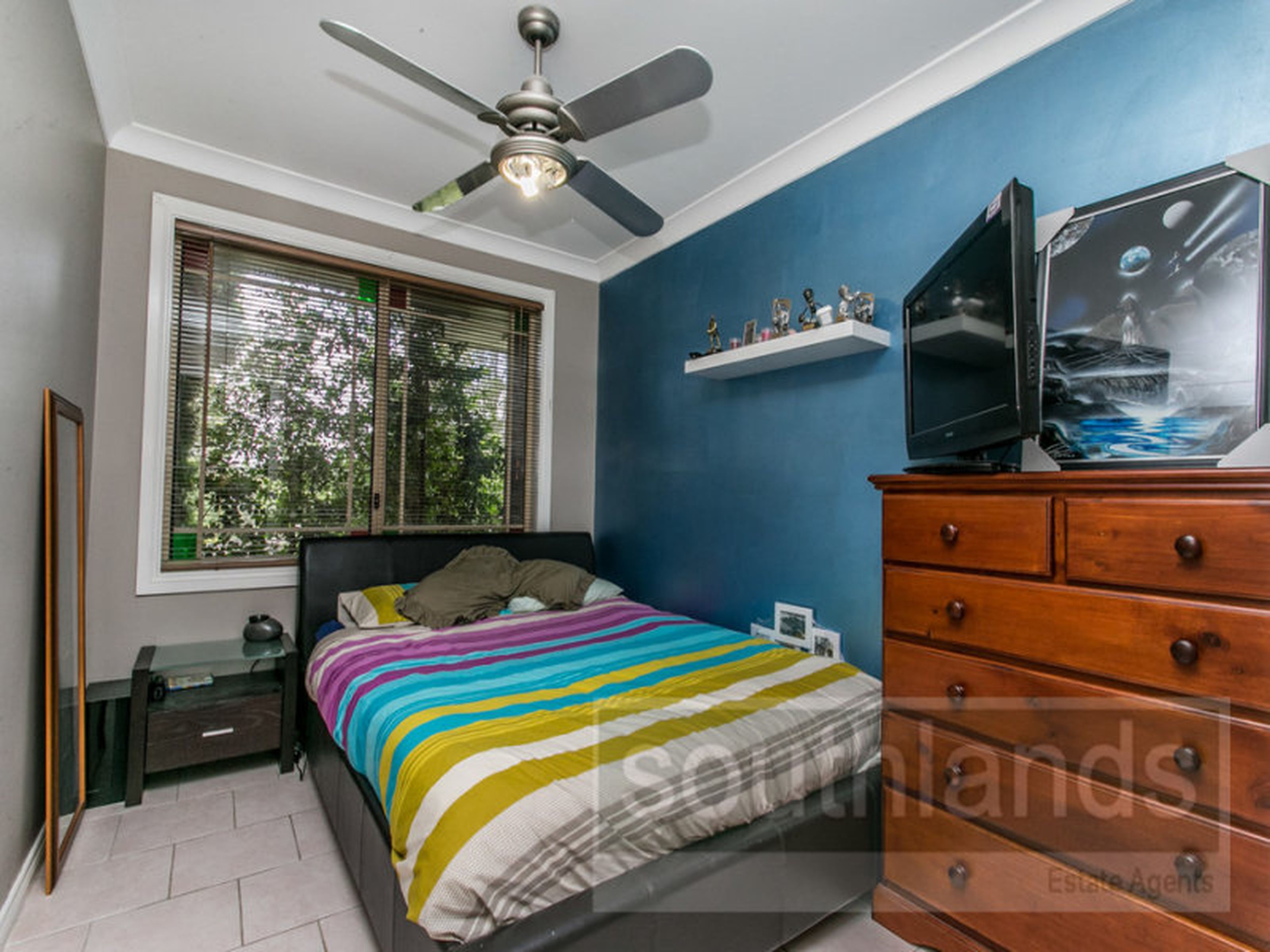 2 / 1 Barron Field Drive, GLENMORE PARK