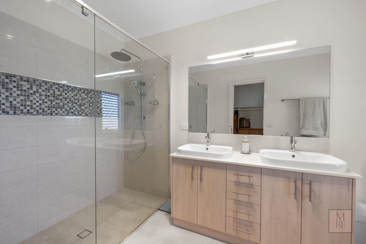 24 Lomandra Way, Mansfield