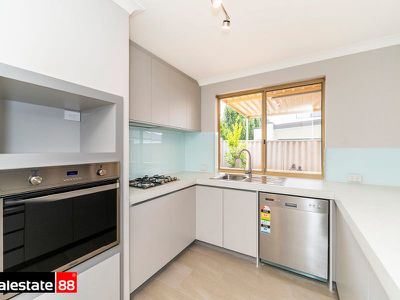 2 / 33 Spencer Avenue, Yokine