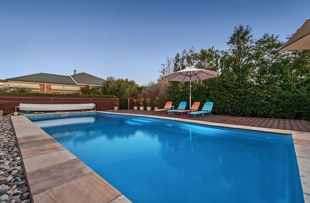 13 The Ridge, Oaklands Junction