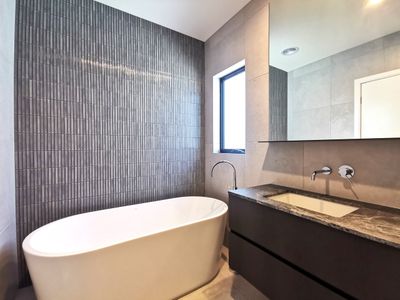 27 Rustic Avenue, Burwood East