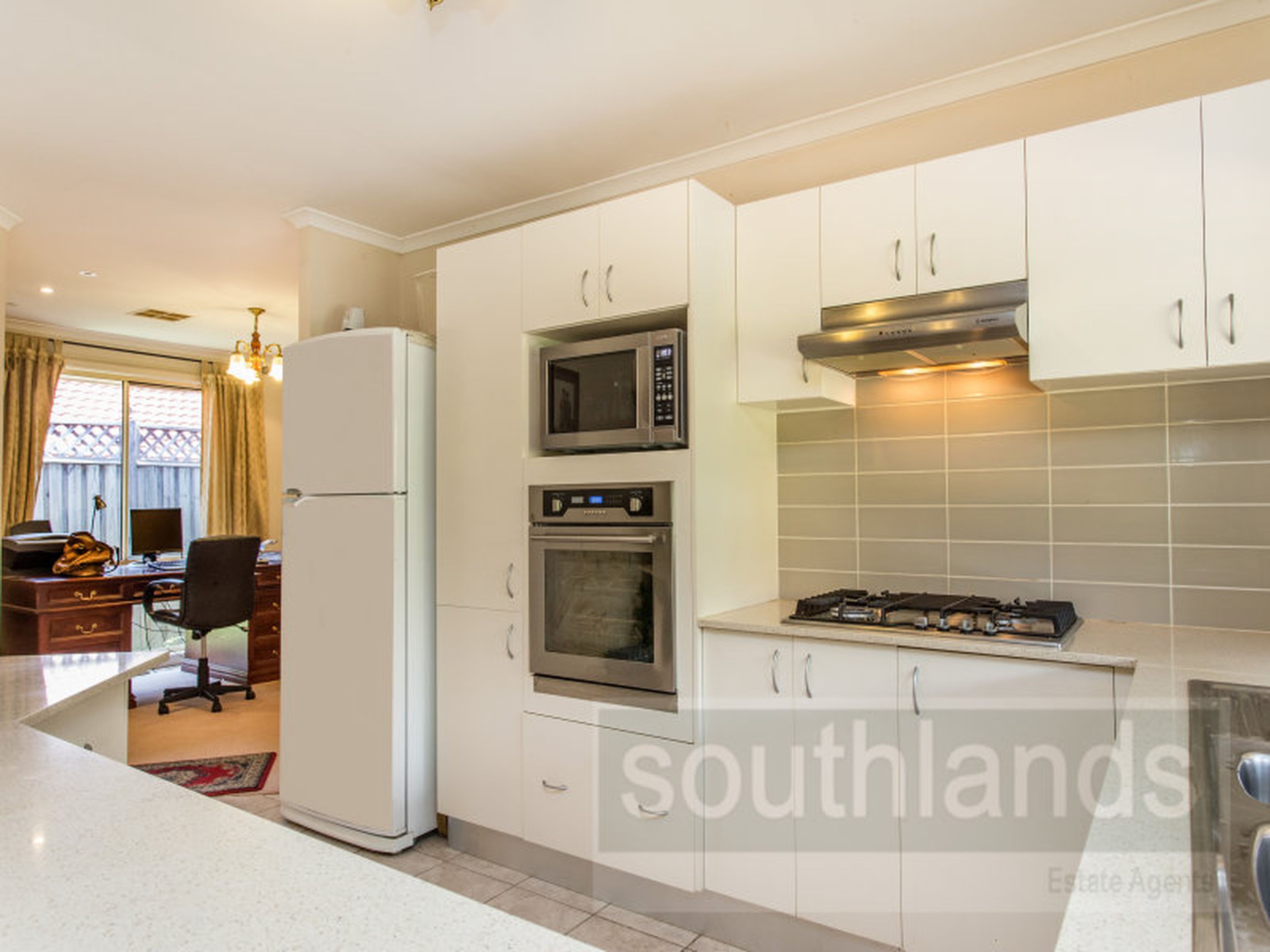4 Brigadoon Ave, GLENMORE PARK