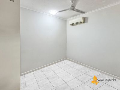 1 / 14 Mannikan Court, Bakewell