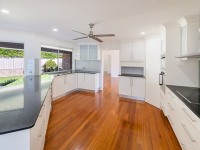 5 Admiralty Drive, Safety Beach