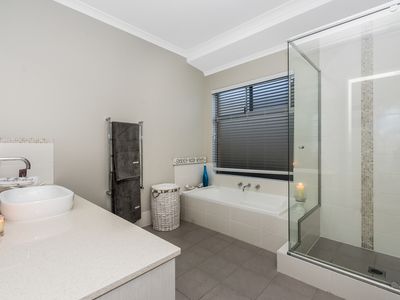 5 Emperor Way, Yanchep