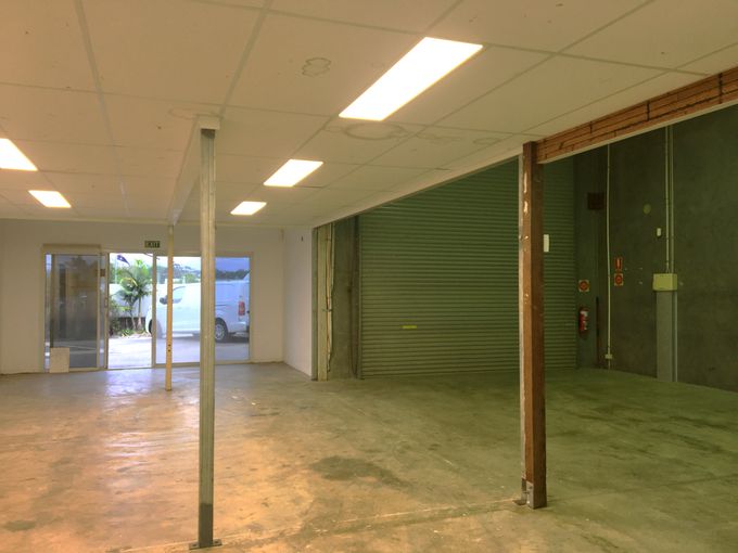 Unit 2, 3 and 4  / 18  Tectonic Crescent , Kunda Park
