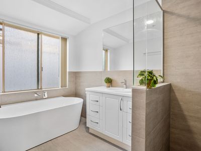 5 Mauldon Mews, Winthrop