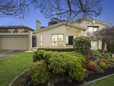 15 Halcyon Drive, Wheelers Hill