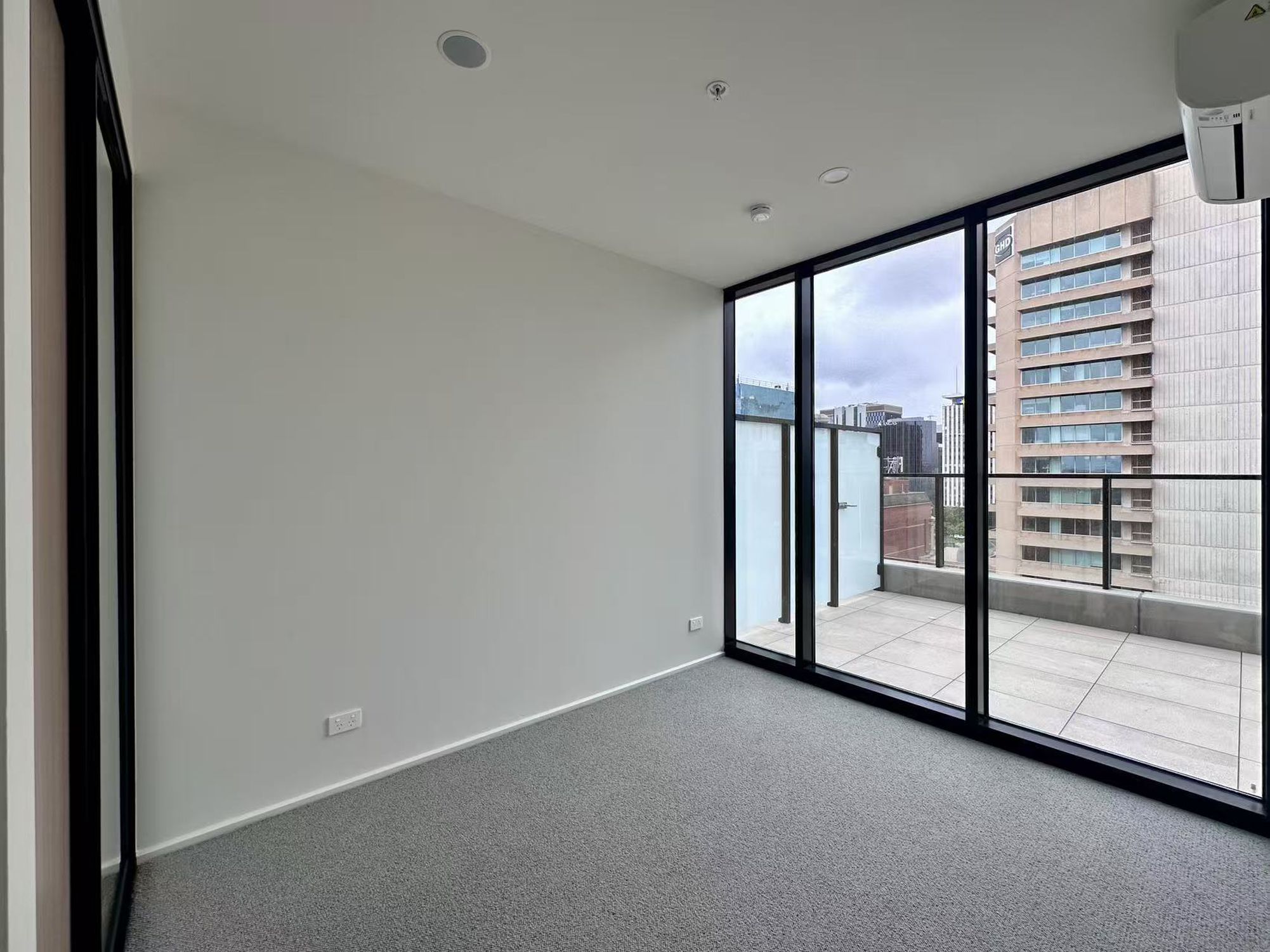 909 / 6 Penaluna Place, Adelaide