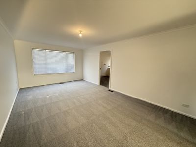 18 Walter Bull Crescent, Griffith