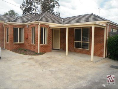 2 / 1 Lomond Terrace, East Geelong