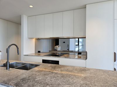 601 / 8 Louise Street, Melbourne