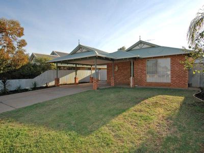 19B Rainsford Loop, Boulder