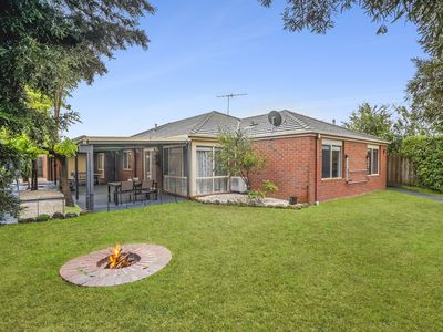 16 Skylark Court, Lara