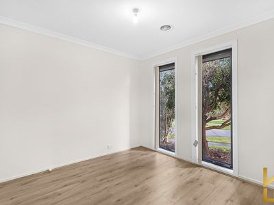 3 Tenax Walk, Manor Lakes