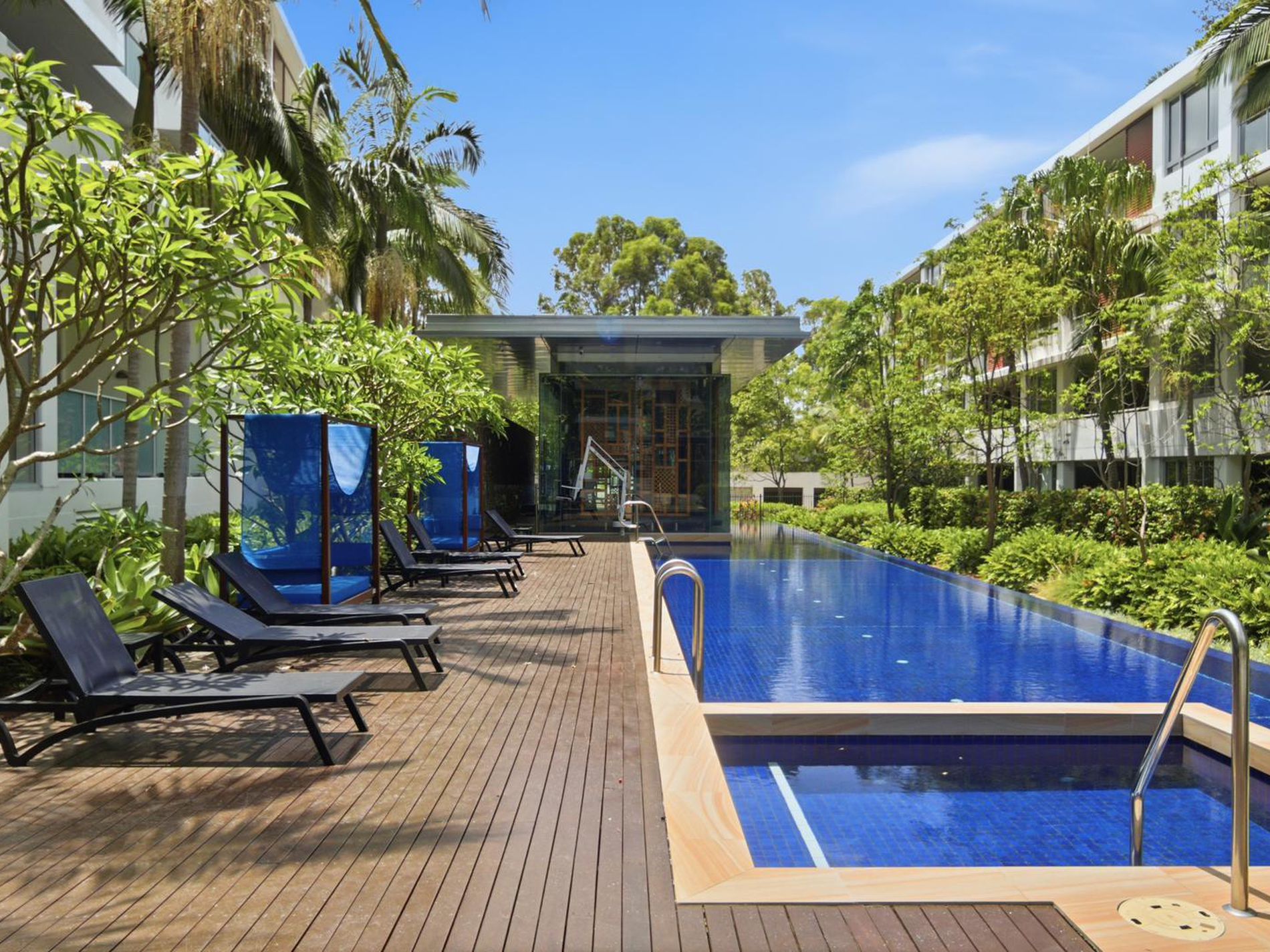 A108 / 6 Ave Of Oceania, Newington