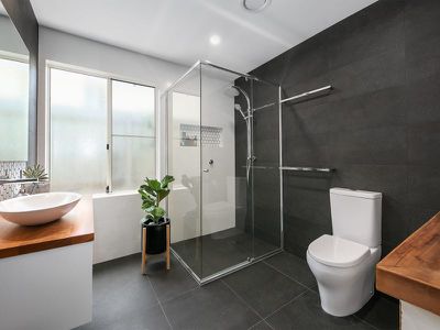 12 Wentworth Street, Tewantin