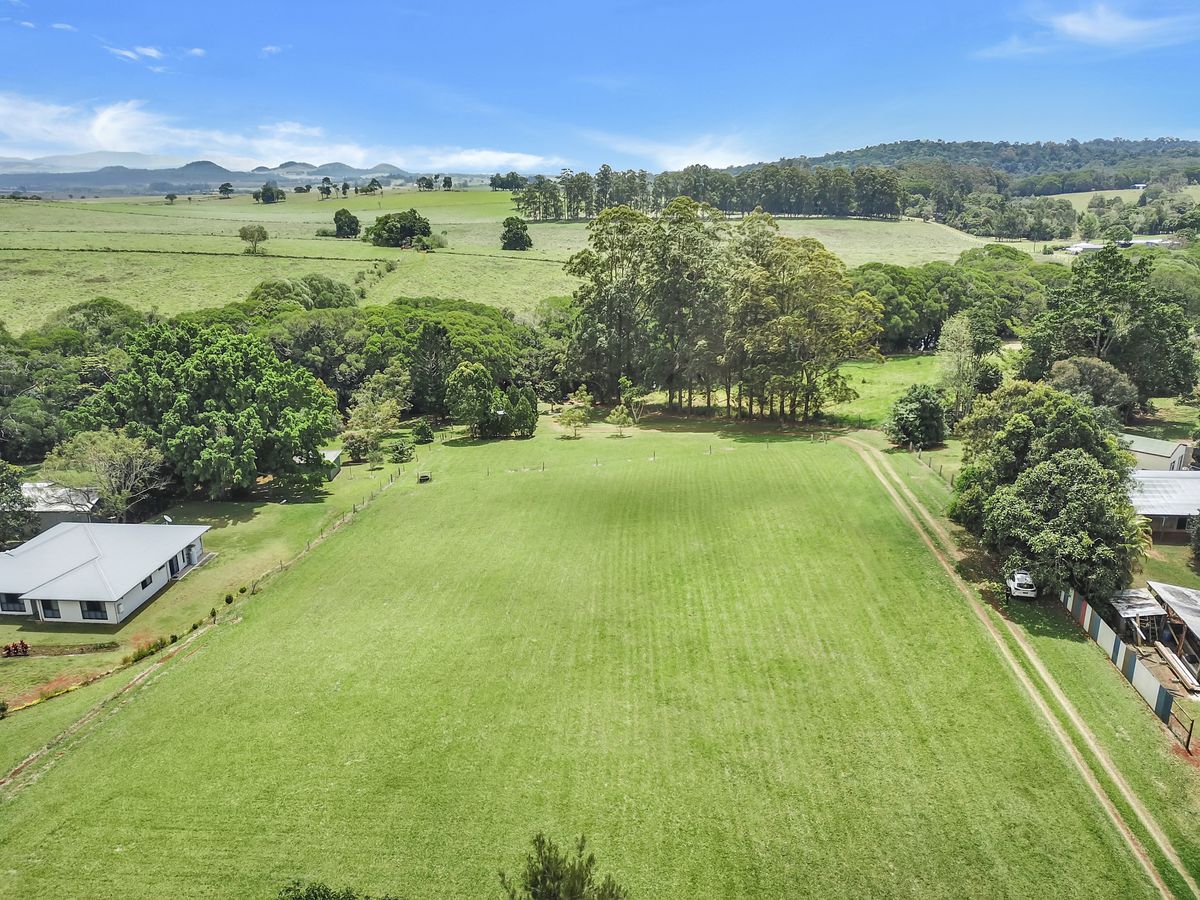 48 Russell Road West, Lake Eacham