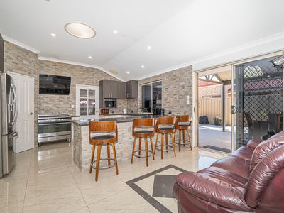 15 Frampton Crescent, Canning Vale