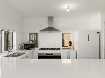 24 Nyilla Approach, Baldivis