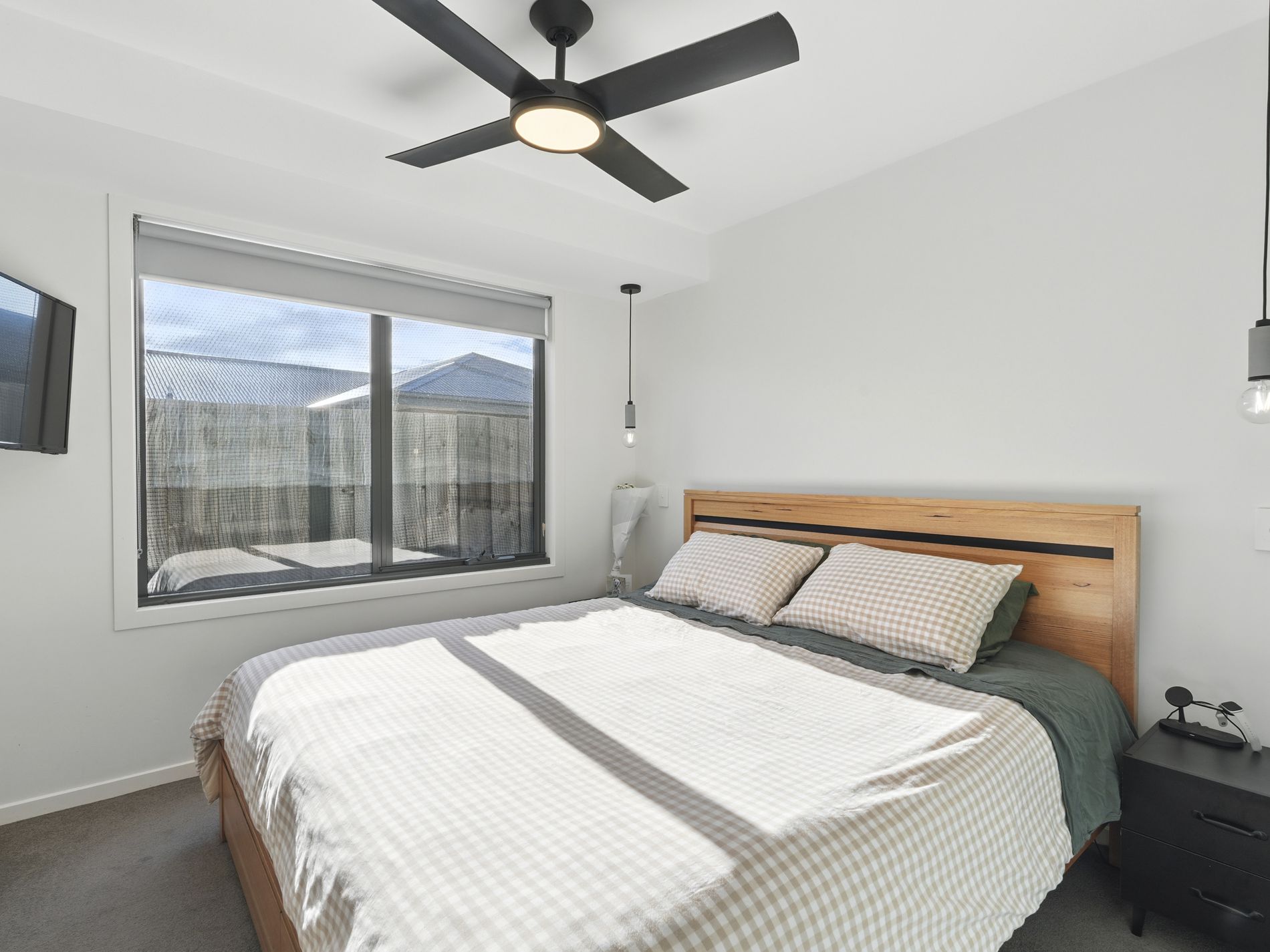 2 / 10 Curtain Court, Brighton