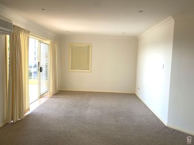 16 / 9 Copnor Avenue, The Entrance